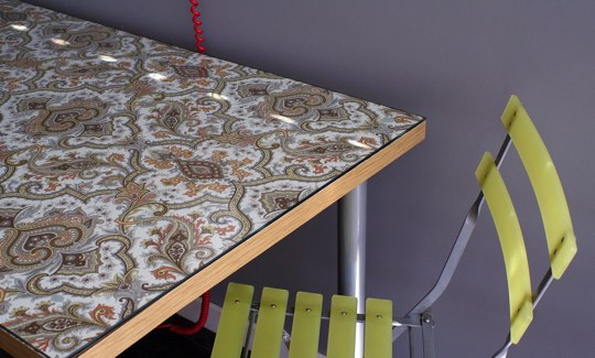5-6-08-wallpaper-table