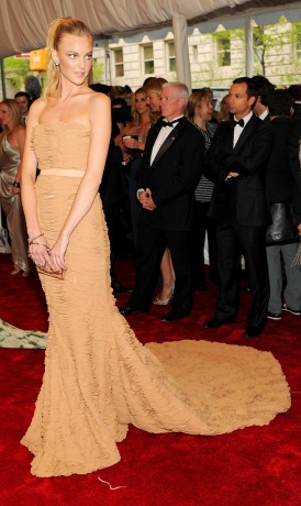 caroline-trentini_073649967281.jpg_article_gallery_slideshow_v2