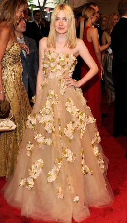 img-dakota-fanning_112533582817.jpg_article_gallery_slideshow_v2