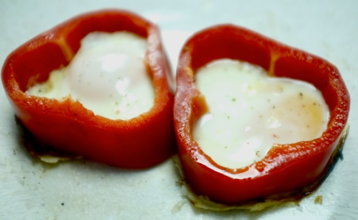 eggs in a pepper ring