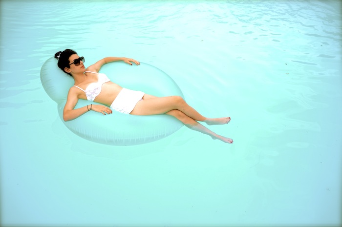 Swimming Pool Glimmering, Darling.